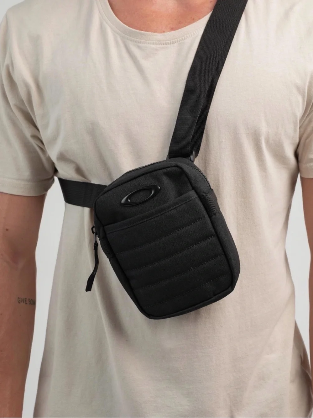 Oakley Gray Quilted Crossbody Messenger Sling